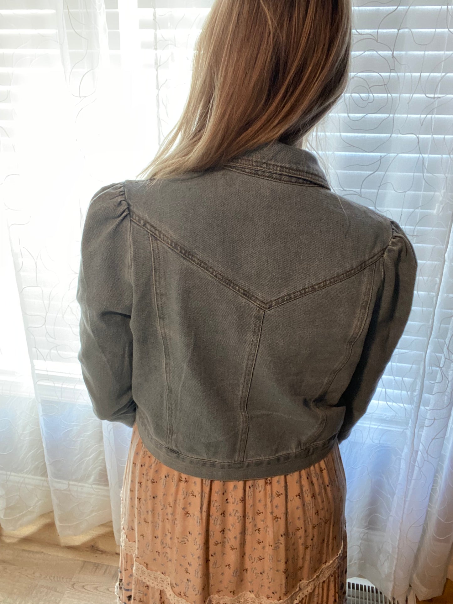 Shirred Sleeve Cropped Denim Jacket