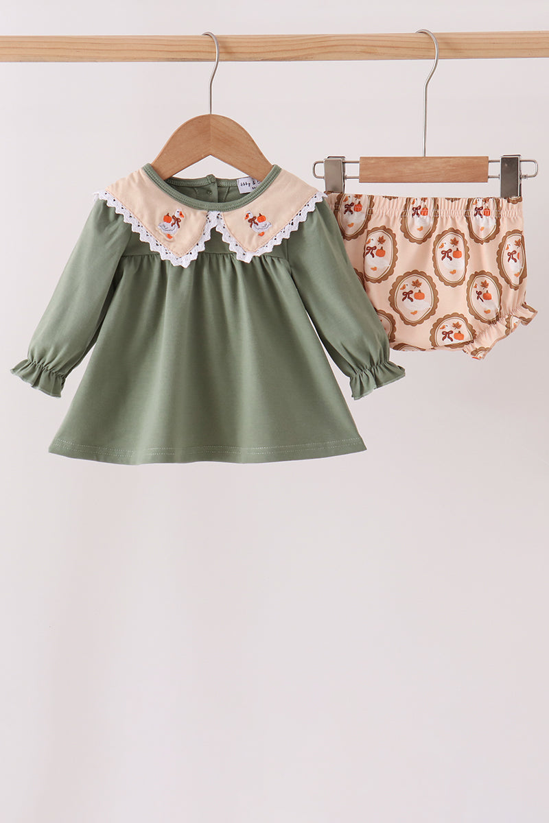 Green goose pumpkin embroidery bloomer set