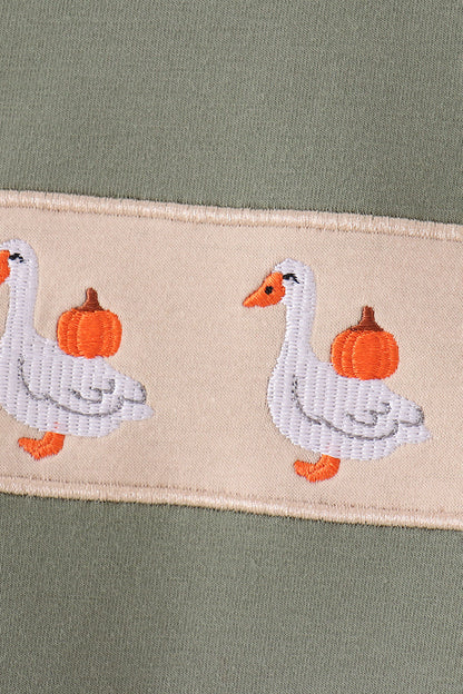 Green goose pumpkin embroidery top